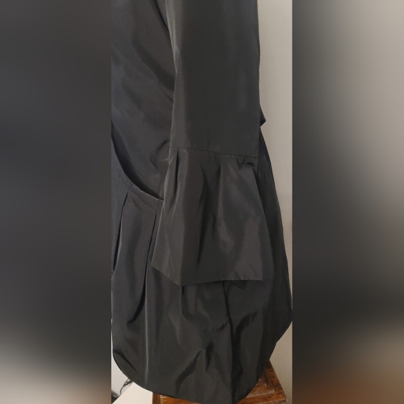 Votre Nom Trench Coat Perfect for Fall - Picture 4 of 14